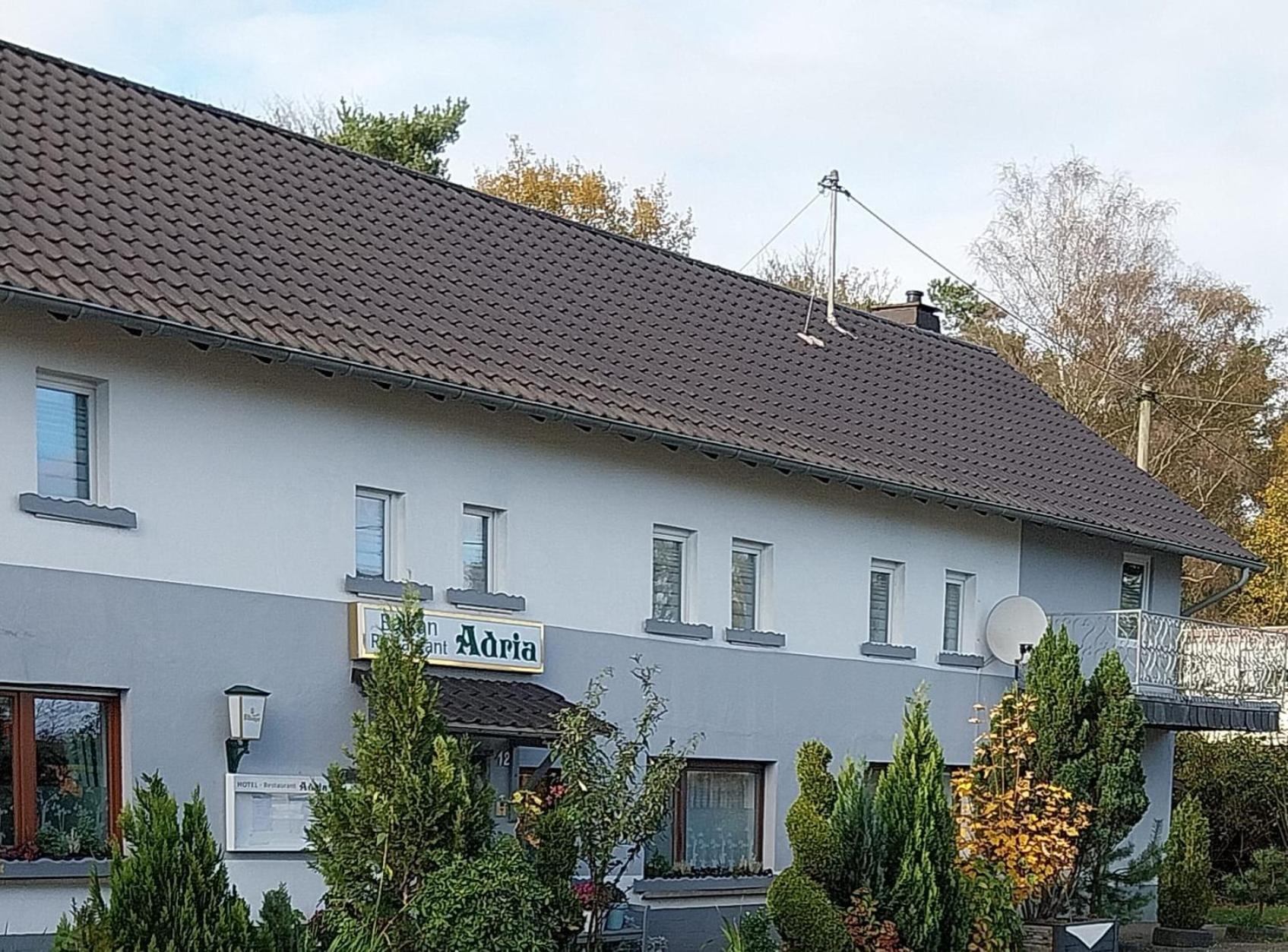 Hotel Garni "Adria" Windhagen Exteriör bild